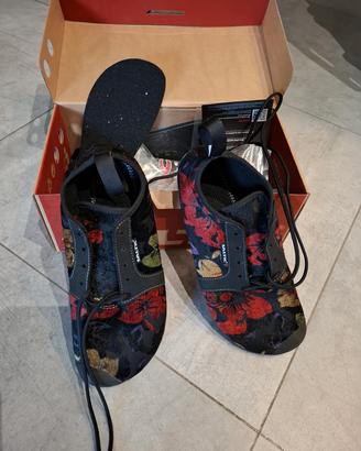 N.1 paio di scarpe da donna mai usate