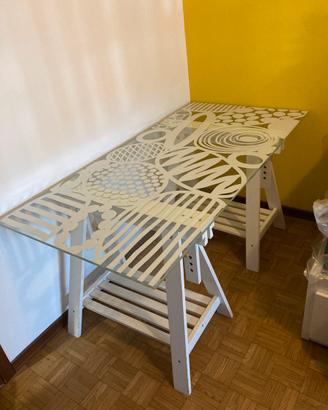 Scrivania di vetro ikea