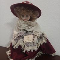 BAMBOLA IN PORCELLANA CAPODIMONTE