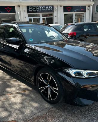 Bmw 318 d Touring M SPORT_PANORAMA_TOTAL BLACK_FAR