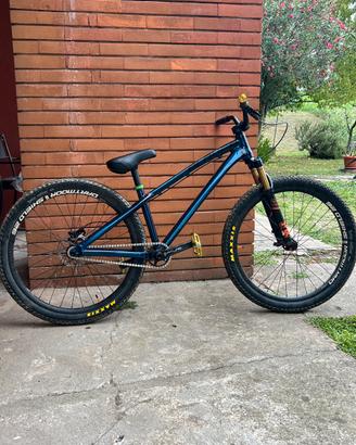 Dirt jump dartmoore 26 player pro