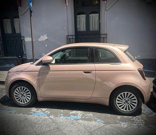 500 elettrica ROSA GOLD - 25.000 km - anno 2023