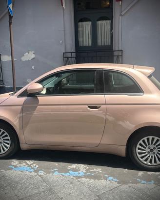 500 elettrica ROSA GOLD - 25.000 km - anno 2023