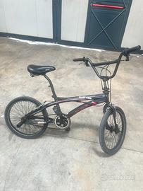 BICICLETTA BMX