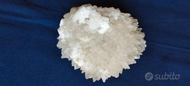 Calcite scalenoedrica cristalli su matrice (Furlo)