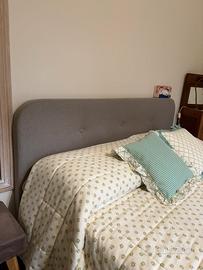 Struttura letto matrimoniale con materasso