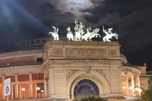 Splendida camera zona Politeama