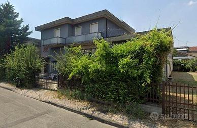 Rif.2460UF52858| stabile/palazzo piacenza