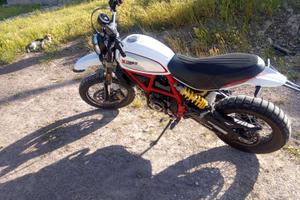 Ducati scrambler  desert come nuova