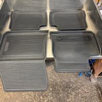 TAPPETINI PER JEEP AVENGER BEV 1 ST IN GOMMA