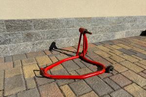 Cavalletto moto monobraccio