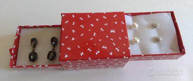 set bijoux (4paia orecchini + collana con cuori)