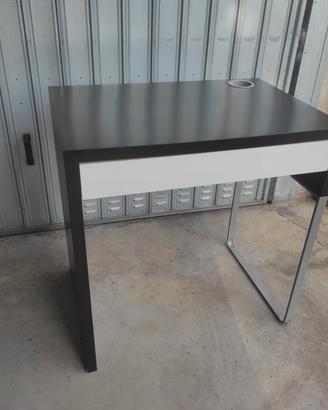 piccola scrivania Mike Ikea 73x50x75