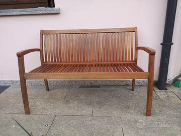 Panchina in legno da giardino