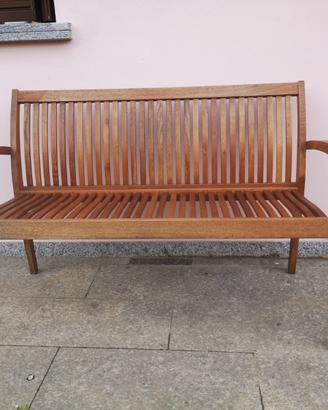 Panchina in legno da giardino