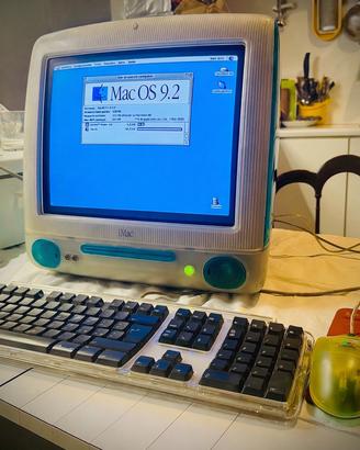 iMac G3 400 vintage perfettamente funzionante.