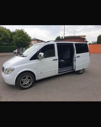 Mercedes Viano Autocarro 6 posti