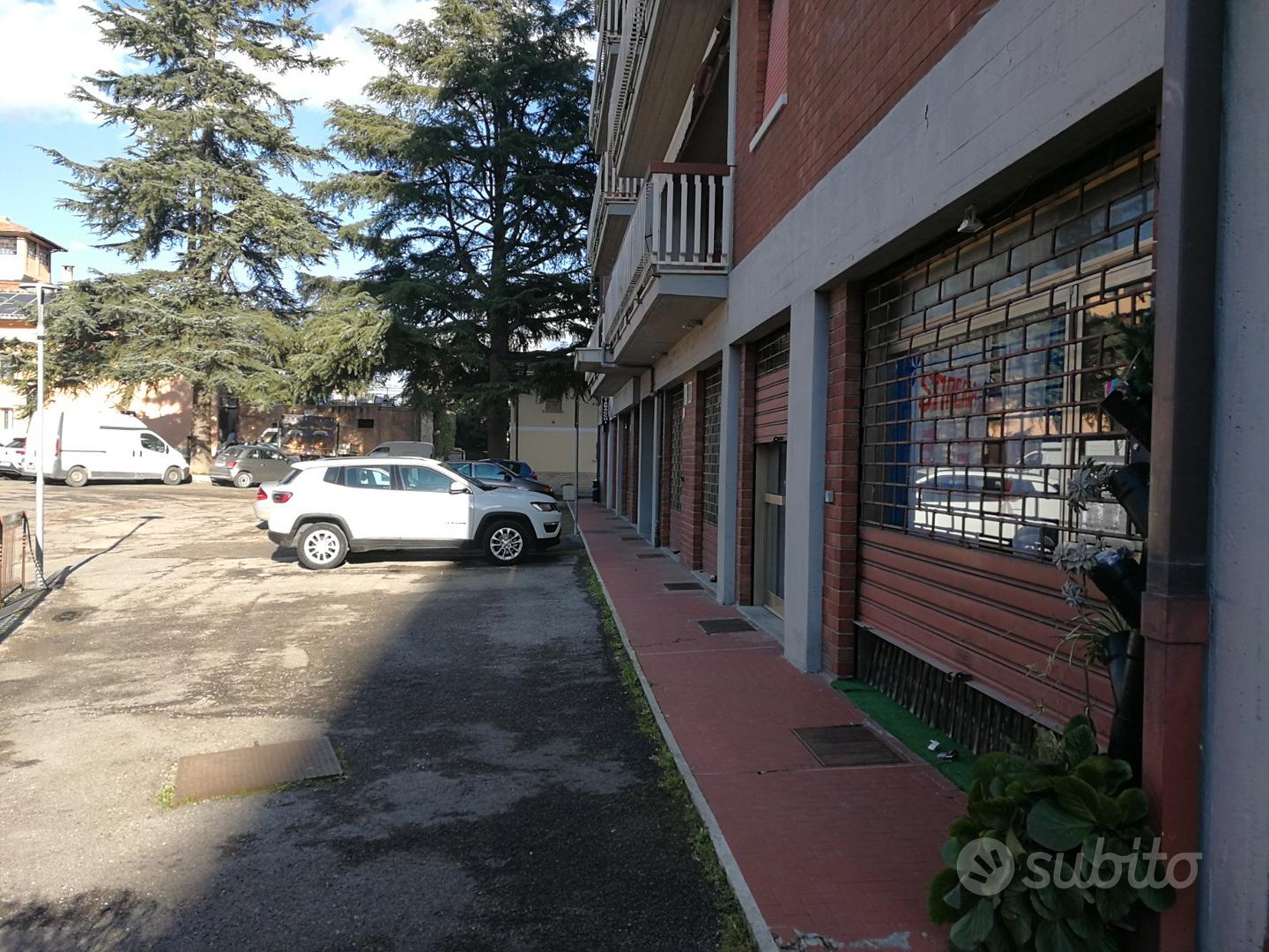 Locale ad uso commerciale - Vista 2
