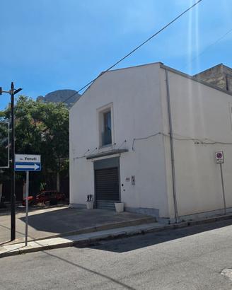 Locale Commerciale + Area Esterna Privata - Cinisi