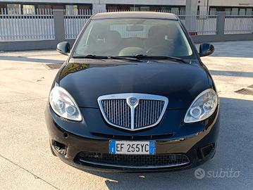 Lancia Ypsilon 1.2 69 CV Unyca