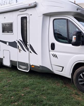 camper mobilvetta semintegrale p84