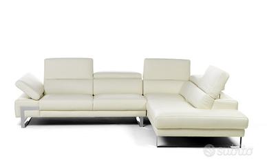 Divano Angolare in Vera Pelle in Svendita