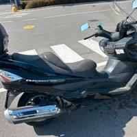 Suzuki Burgman 400 K7