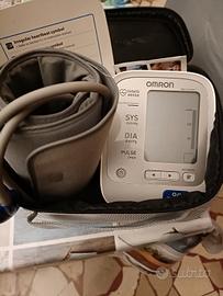 misuratore pressione OMRON M6 comfort 