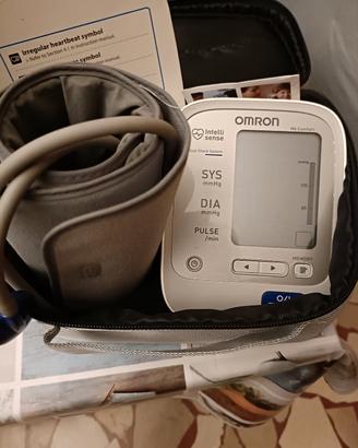 misuratore pressione OMRON M6 comfort 