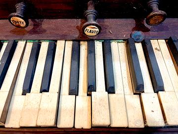 Harmonium a pedali antico
