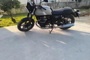 Moto Guzzi V7 II  del 2016