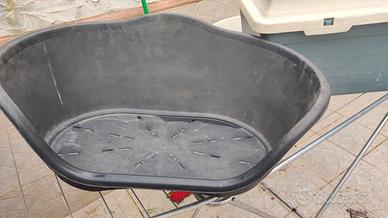 cuccia  e contenitore