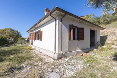 Rustico / Casale di 98 m² con 5 locali a Casaprota