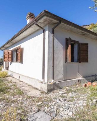 Rustico / Casale di 98 m² con 5 locali a Casaprota