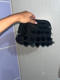 clutch nera con paillettes