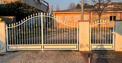 Cancello carraio e cancelletto pedonale