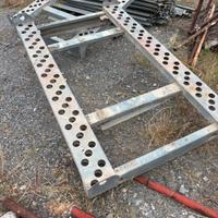 Porta telaio e pedane ponteggio