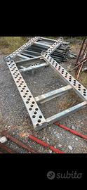 Porta telaio e pedane ponteggio