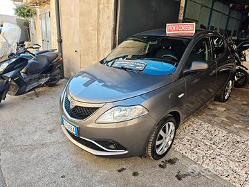 Lancia Ypsilon 1.2 69 CV 5 porte Silver
