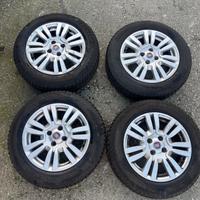 Cerchi in lega con gomme fiat grande punto da 15