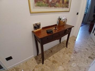 Mobiletto in legno antico