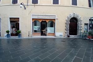 MONOLOCALE A SPOLETO