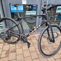 Giant Revolt Carbon gravel tg ML