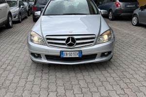 Mercedes-benz C 220 CDI BlueEFFICIENCY Avantgarde