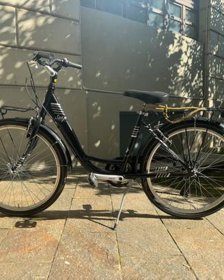 Bicicletta alluminio Venus City bike 28 7v Nero