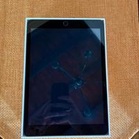 Ipad 9 generazione + tastiera e custodia logitech