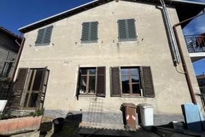 Immobile in asta di 155 m² con 3 locali e box auto