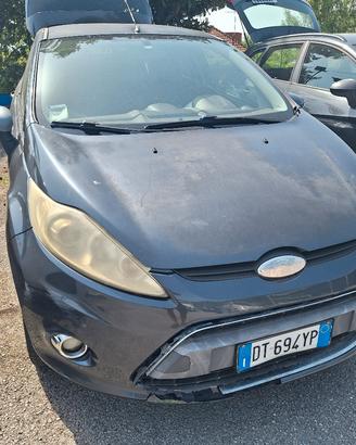 Ford Fiesta 1.4 TDCi 68CV 5 porte Titanium