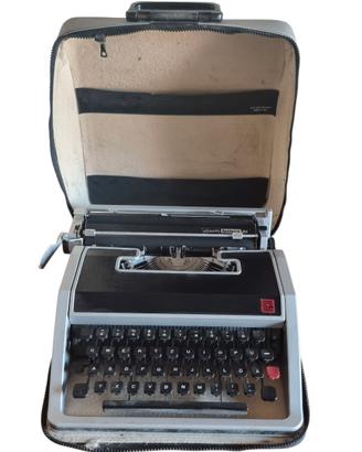 Macchina da scrivere portatile Olivetti Lettera DL