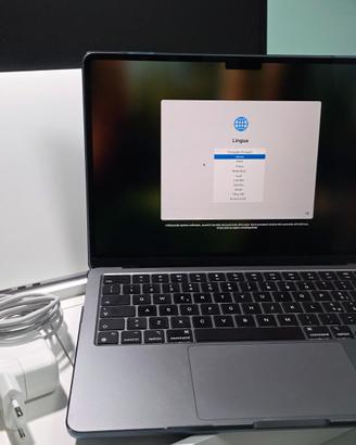 MacBook Air M2 8GbB RAM 256 SSD